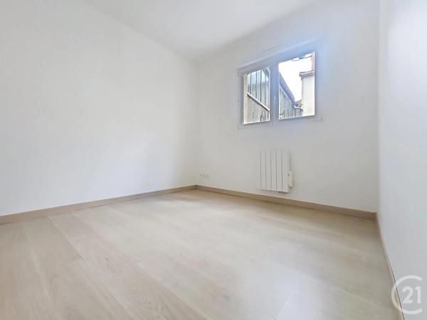Appartement F4 à vendre  4 pièces - 74 m 2   CHALONS EN CHAMPAGNE  - 51