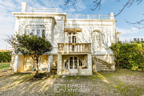 Villa fin XIXème et son parc à proximité immédiate de la mer
