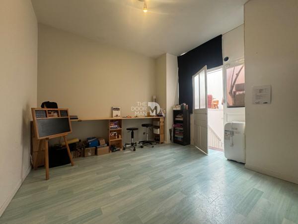 Locaux commerciaux - À vendre - 78 m² - LAVAL | The Door Man