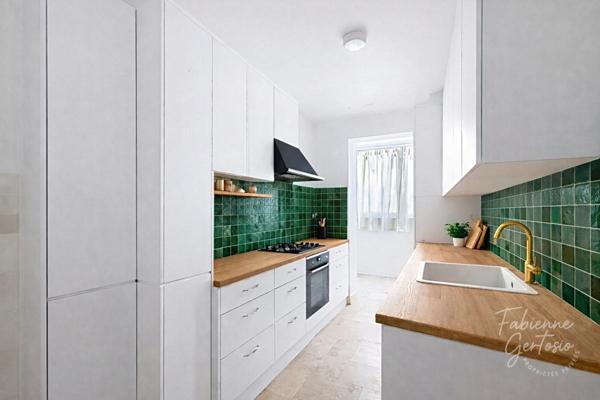 HYERES CENTRE VILLE T/3 AVEC BALCON, PARKING ET CAVE