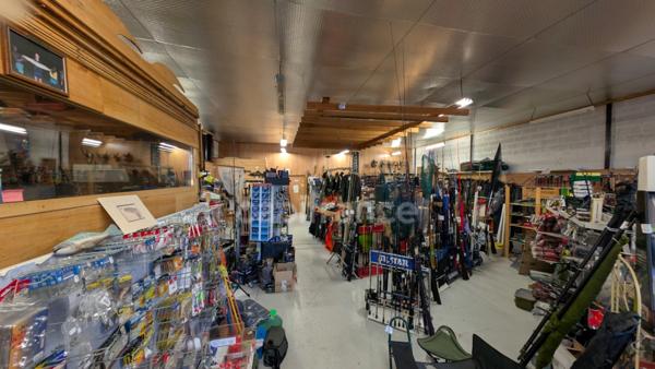 Dpt Calvados (14), à vendre FALAISE - Fonds de Commerce d'Armurerie, Chasse, Pêche et Apiculture