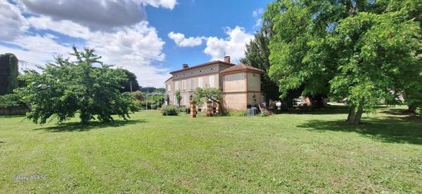 Proche centre ville Albi - Maison de Maitre - 12 pièces