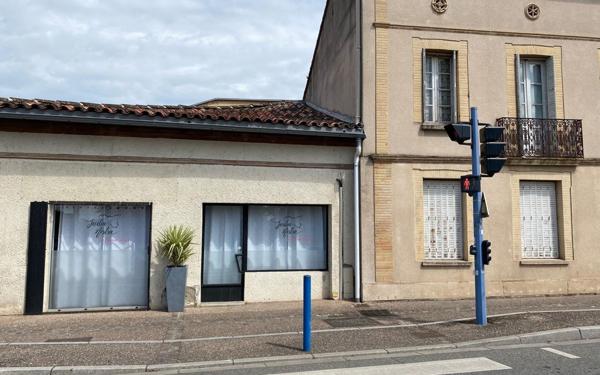 Immeuble à vendre    11 pièces • 281 m2 Launaguet