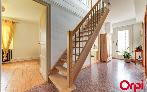 Maison à vendre    7 pièces • 176,56 m2 Vénissieux