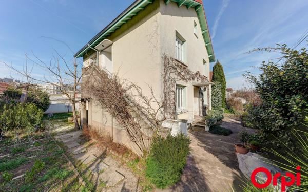Maison à vendre    7 pièces • 176,56 m2 Vénissieux