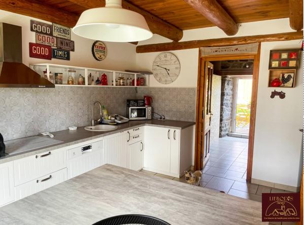 Laussonne (43150) Bâtisse en pierre d'époque à découvrir