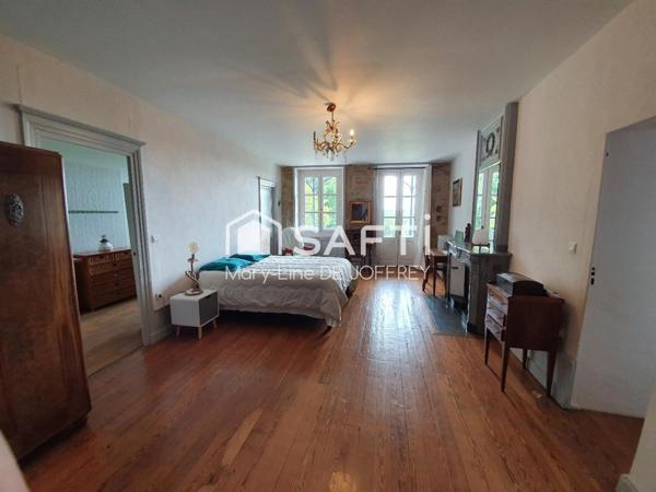 Magnifique maison (rez-de-chaussée + 3 étages)