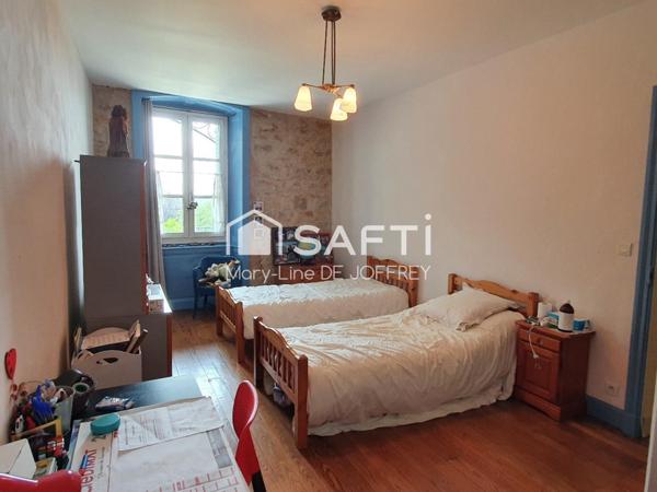 Magnifique maison (rez-de-chaussée + 3 étages)