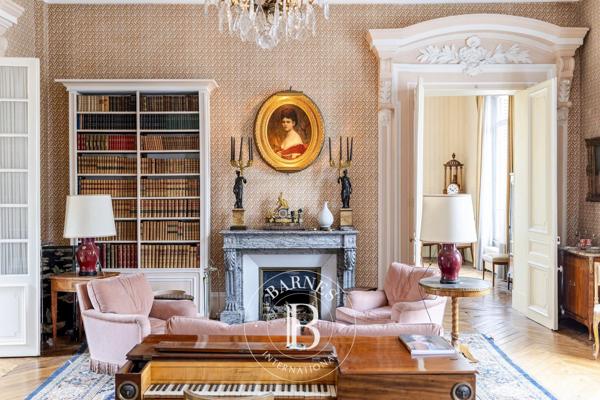 Saint-Germain-en-Laye, Hôtel particulier 15 Chambres -  755 m² à vendre
