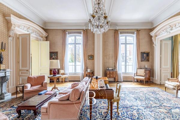 Saint-Germain-en-Laye, Hôtel particulier 15 Chambres -  755 m² à vendre