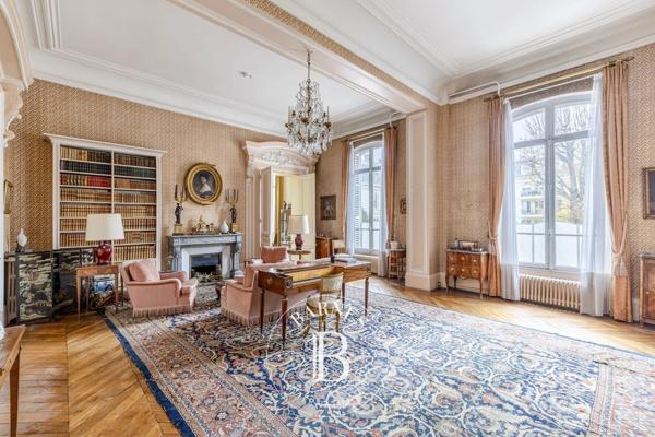 Saint-Germain-en-Laye, Hôtel particulier 15 Chambres -  755 m² à vendre