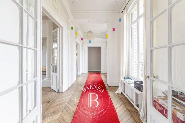 Saint-Germain-en-Laye, Hôtel particulier 15 Chambres -  755 m² à vendre