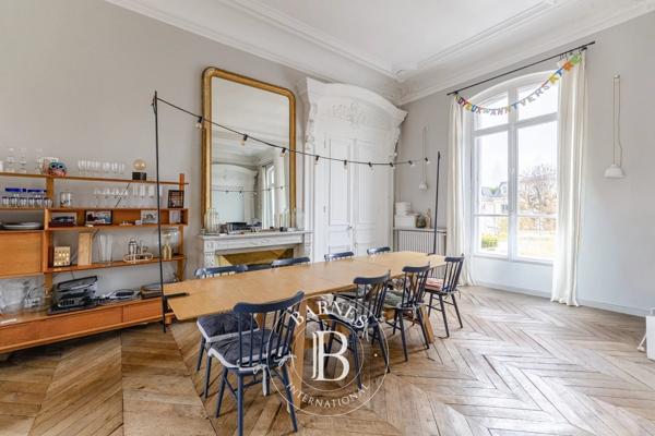 Saint-Germain-en-Laye, Hôtel particulier 15 Chambres -  755 m² à vendre