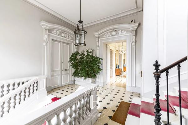 Saint-Germain-en-Laye, Hôtel particulier 15 Chambres -  755 m² à vendre