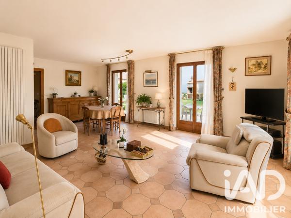 Maison à vendre 8 pièces 348,34 m² Pontault-Combault