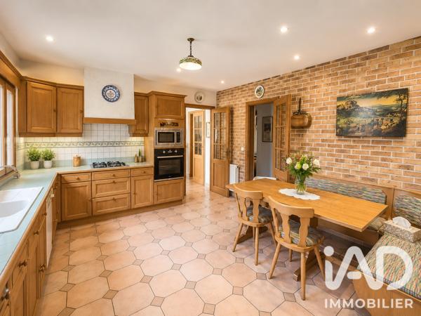 Maison à vendre 8 pièces 348,34 m² Pontault-Combault
