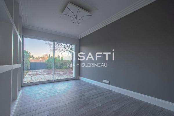 Maison de plain pied, 5 chambres, garage, jardin et piscine