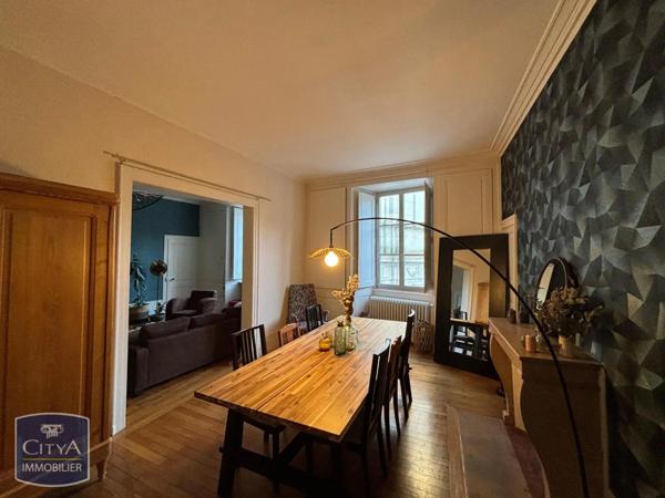 Appartement à louer 8 pièces 233m²