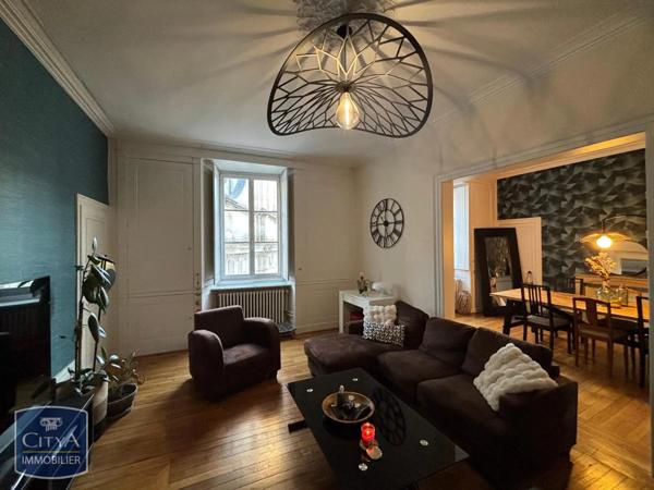 Appartement à louer 8 pièces 233m²