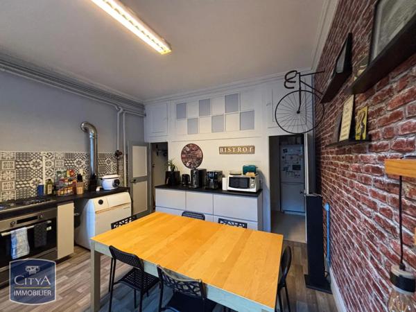 Appartement à louer 8 pièces 233m²