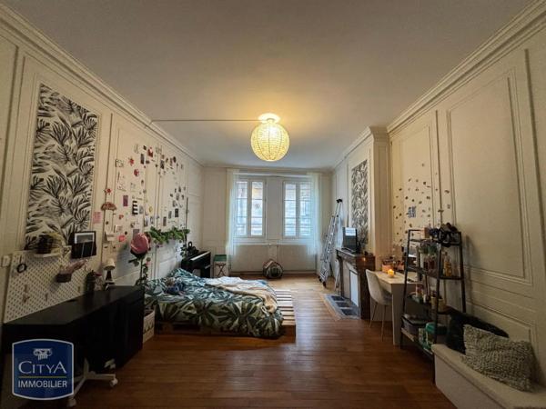 Appartement à louer 8 pièces 233m²