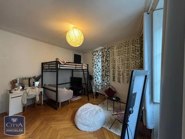 Appartement à louer 8 pièces 233m²