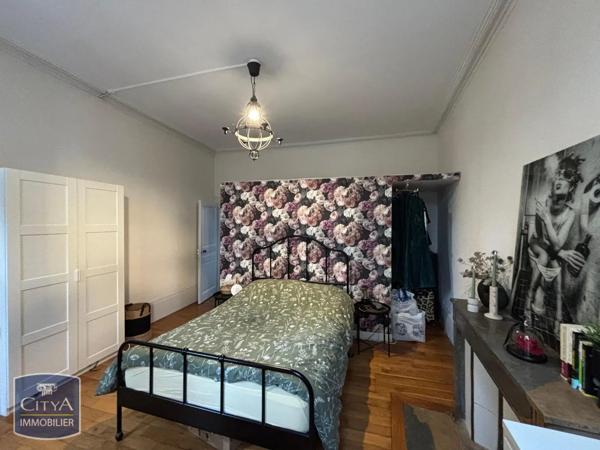 Appartement à louer 8 pièces 233m²