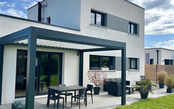 Maison à vendre    5 pièces • 124,65 m2 Isneauville