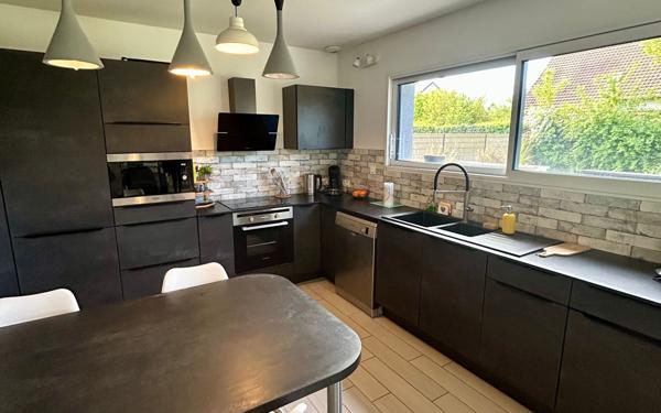 Maison à vendre    5 pièces • 124,65 m2 Isneauville