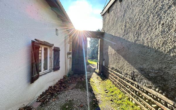 Maison à vendre    5 pièces • 180 m2 Reyrieux