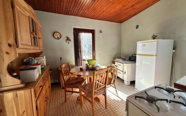 Maison à vendre    5 pièces • 180 m2 Reyrieux