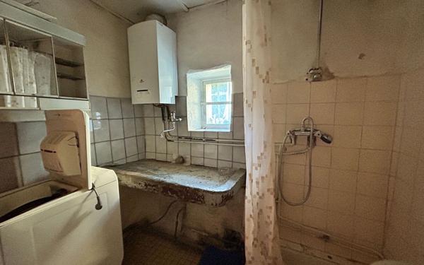 Maison à vendre    5 pièces • 180 m2 Reyrieux