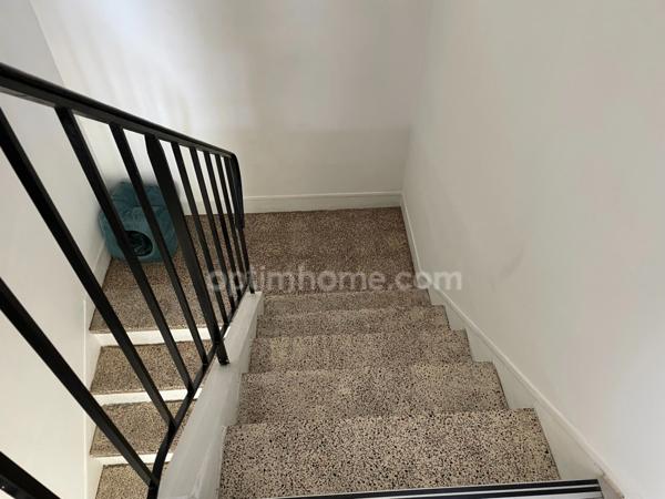FLEURY LES AUBRAIS, 15' à pied de la gare SNCF, MAISON EN EXCELLENT ETAT de 2 chambres avec jardin