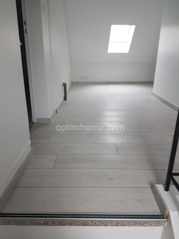 FLEURY LES AUBRAIS, 15' à pied de la gare SNCF, MAISON EN EXCELLENT ETAT de 2 chambres avec jardin