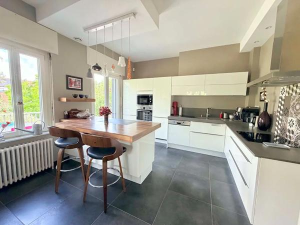 Maison à vendre 8 pièces 245m² Béthune (62400)