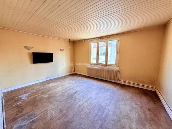Vente                                                      Maison de village
                        
                     6 pièces                      140 m2                     à Andelot-Blancheville