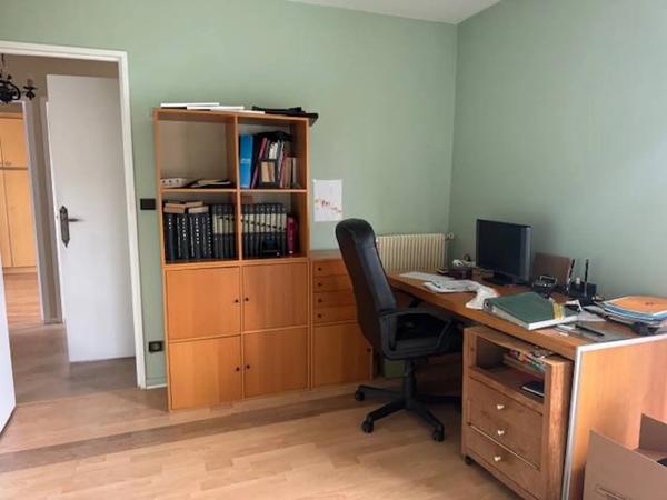 PESSAC, maison à étage avec 4 chambres sur 1172m² de jardin avec garage