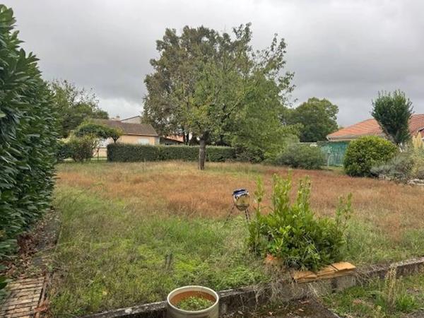 PESSAC, maison à étage avec 4 chambres sur 1172m² de jardin avec garage