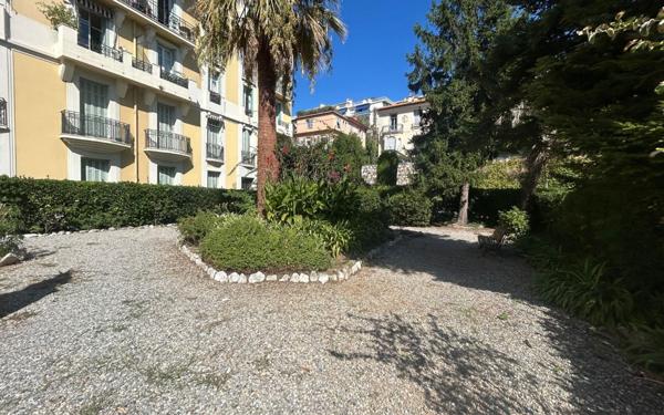 Appartement à vendre    3 pièces • 62 m2 Nice