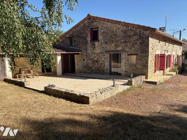 MELLE Maison ancienne de 98 m² 3 chambres