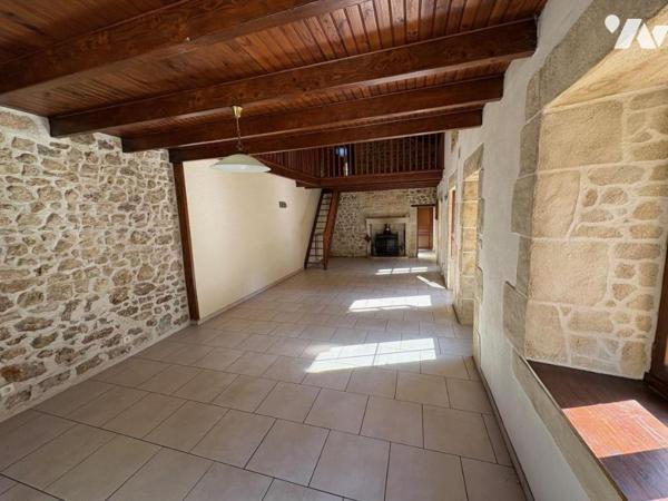 MELLE Maison ancienne de 98 m² 3 chambres