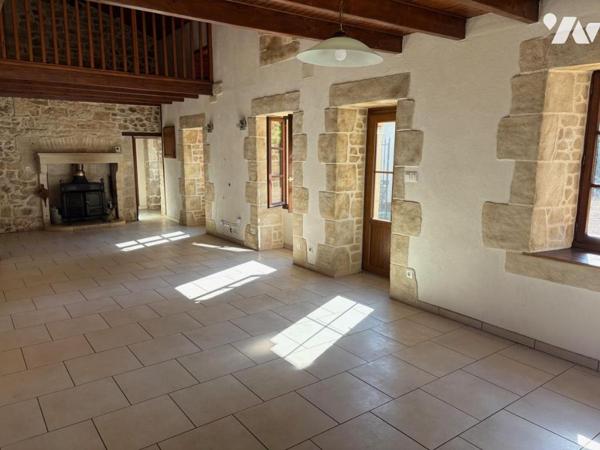 MELLE Maison ancienne de 98 m² 3 chambres
