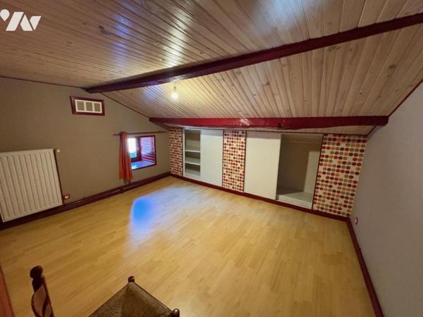 MELLE Maison ancienne de 98 m² 3 chambres