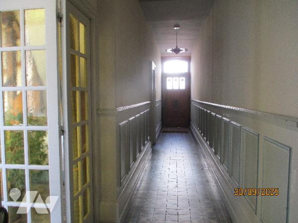 BEL IMMEUBLE BOULOGNE SUR MER 10 CHAMBRES GARAGE COUR