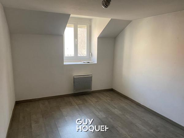 Immeuble de rapport avec commerces et logements - Fort potentiel d'investissement