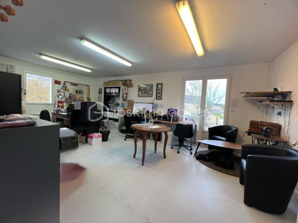 Local commercial de 764 m²