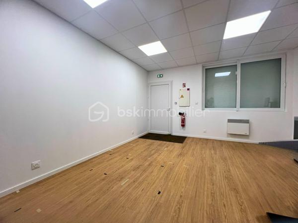 Local commercial de 764 m²