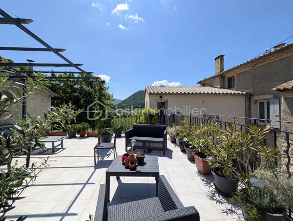 Corps de ferme de 330 m²