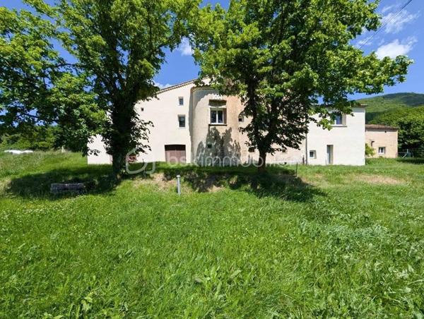 Corps de ferme de 330 m²