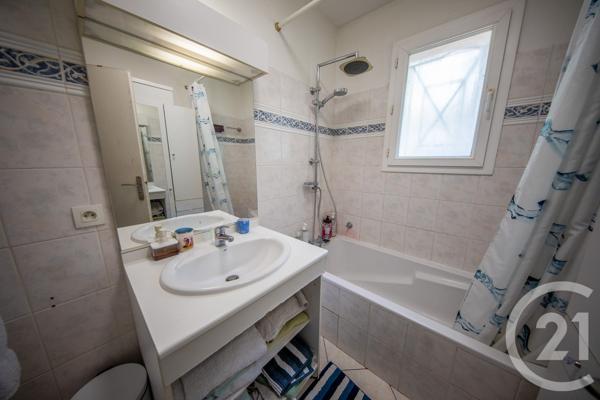 Maison à vendre  4 pièces - 79,53 m 2   ST MEDARD EN JALLES  - 33